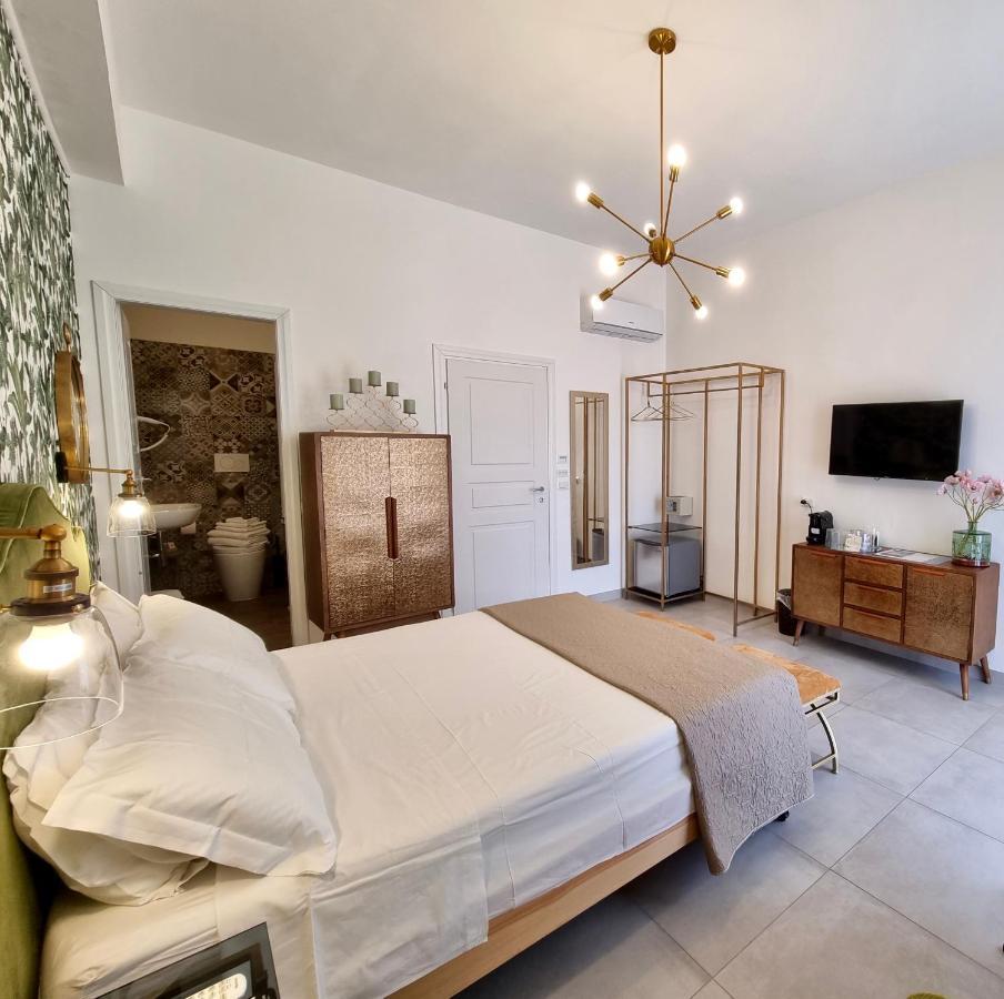 Dimora Giusti Bed & Breakfast เลชเช ภายนอก รูปภาพ