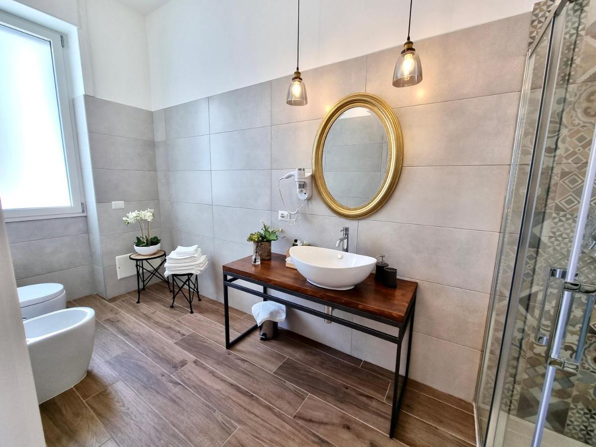 Dimora Giusti Bed & Breakfast เลชเช ภายนอก รูปภาพ