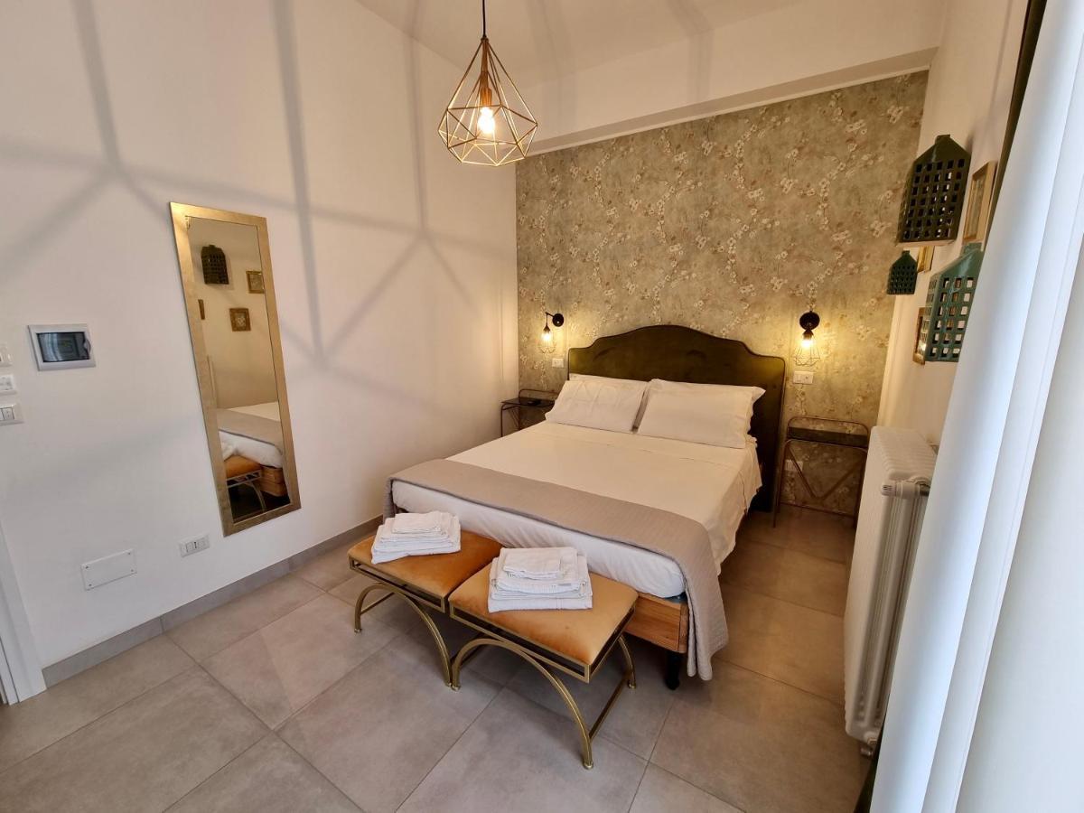 Dimora Giusti Bed & Breakfast เลชเช ภายนอก รูปภาพ