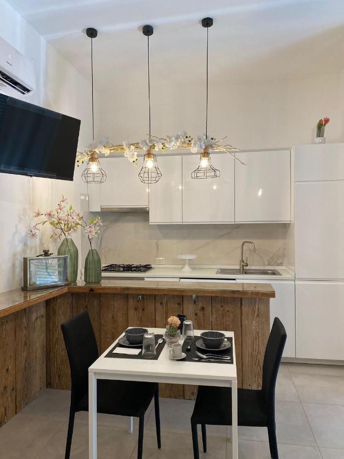 Dimora Giusti Bed & Breakfast เลชเช ภายนอก รูปภาพ