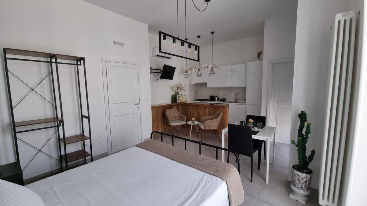 Dimora Giusti Bed & Breakfast เลชเช ภายนอก รูปภาพ